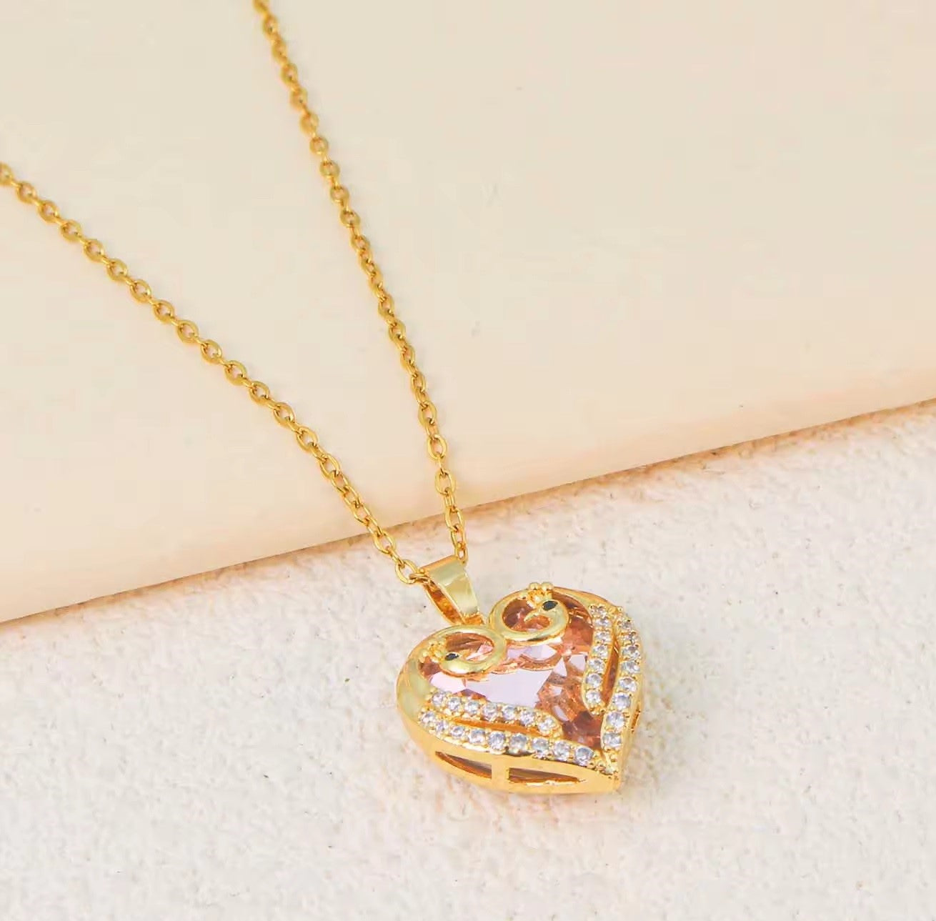 Fashion Luxury Brass Copper Elegant Shining Love Heart Colorful Zircon Crystal Pendant Necklace for Women