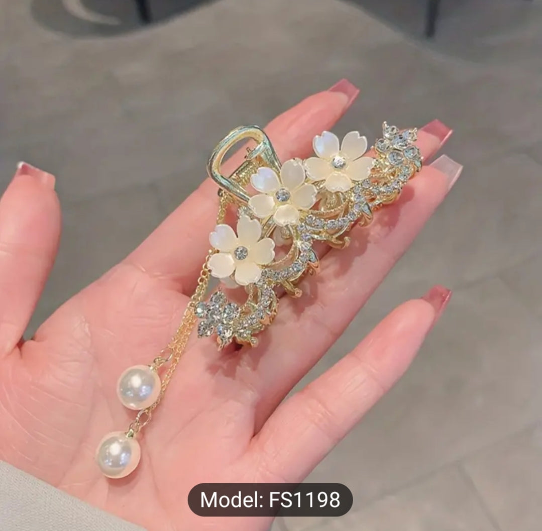 Elegant Floral Pearl Hair Claw Clip
